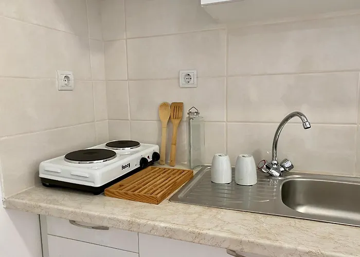 Bright & Spacious In Town, Near The - No 3 Appartamento *