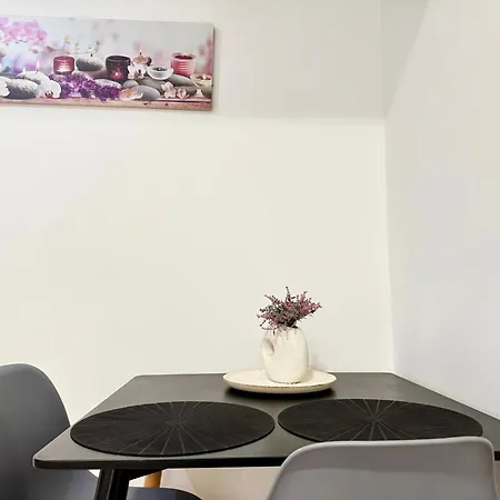 Bright & Spacious In Town, Near The - No 3 Διαμέρισμα *